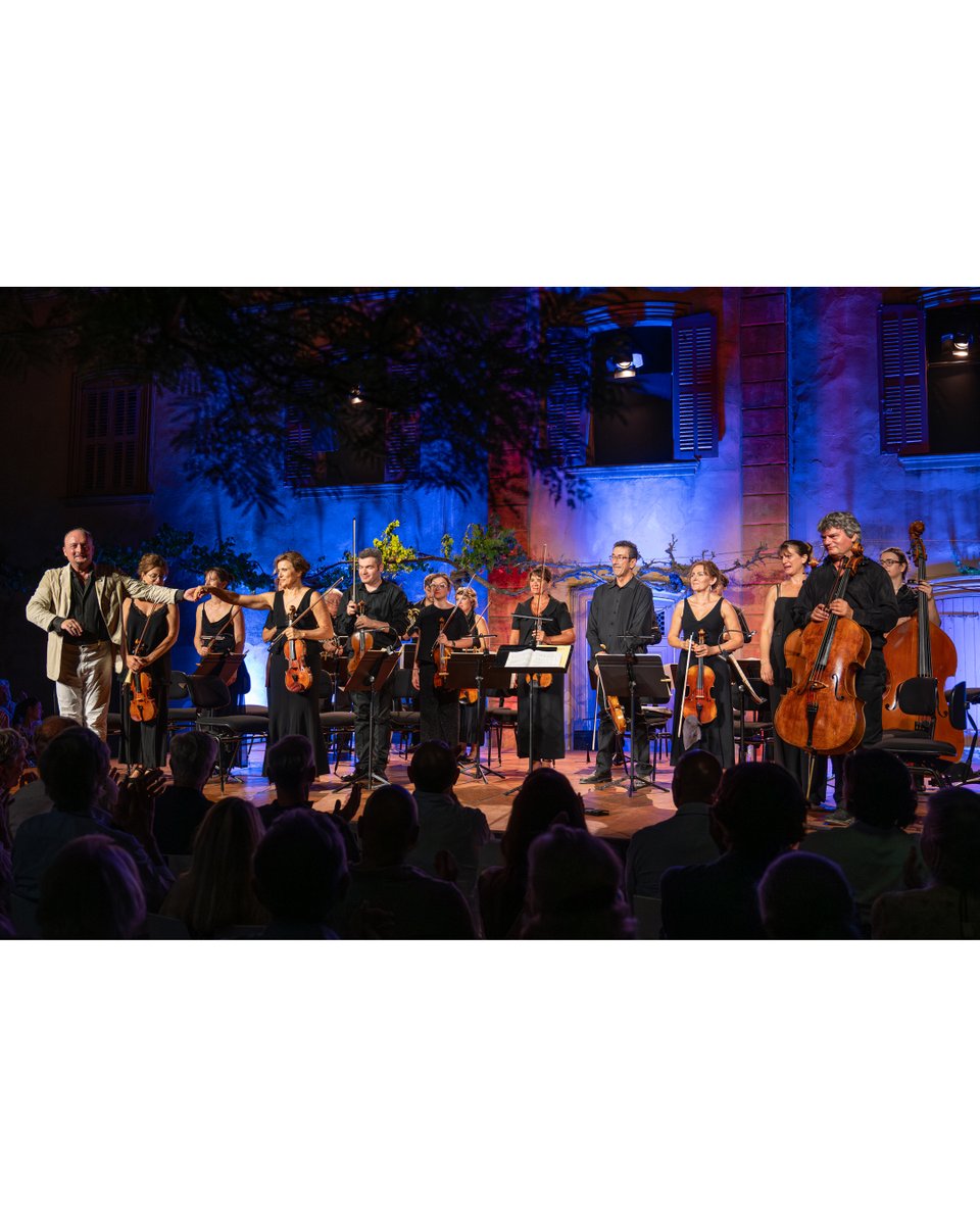MusiqueStTropez's tweet photo. Concert complet avec l'orchestre de l’Opéra de Toulon, Lisa Batiashvili a séduit le public grâce à son jeu brillant, tout en délicatesse. François Leleux signe une performance d’une grande maîtrise, tour à tour chef d’orchestre et hautboïste.
En partenariat : Tsinandali Festival https://t.co/TiIlc6JURq