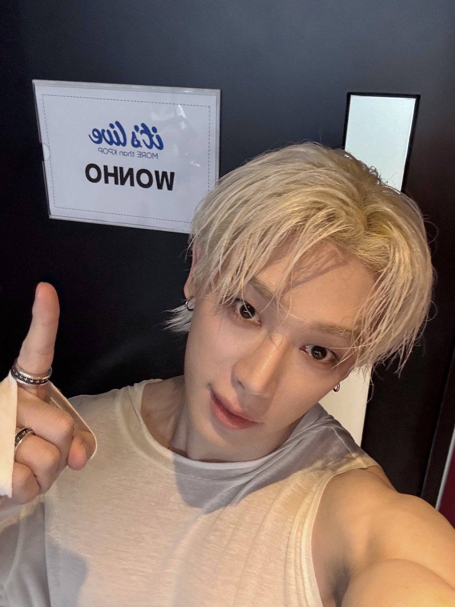 official__wonho's tweet photo. 잇츠라이브!! 💙💙💙💙💙💙💙 사랑합니더더

#WONHO #원호 
#CORE
#DontWakeMeUp https://t.co/5z53SaLpNs