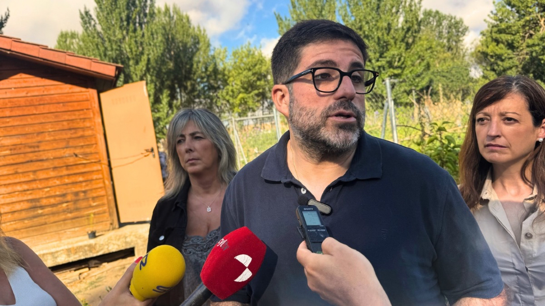 Avilared's tweet photo. El alcalde admite retrasos en el desbroce, pero “la contratación pública es así”
https://t.co/IIpvvQXVmj https://t.co/ov2WAIjfc5