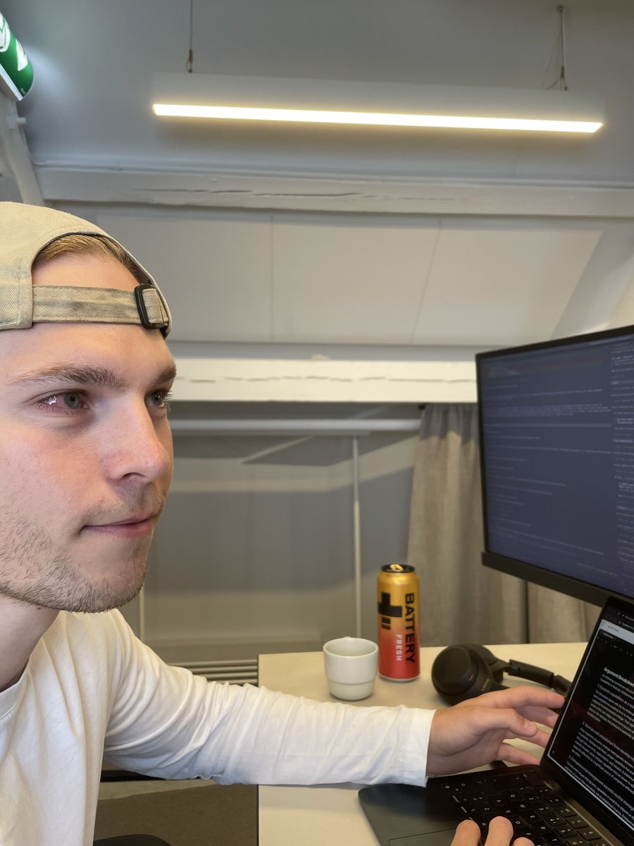 preb1_anders1's tweet photo. @jonas__andersen first week in the team got him bursted blood vessel in his left eye. Told him to even out the complexity of his agent sessions across the screen https://t.co/1mYxL3YsMc