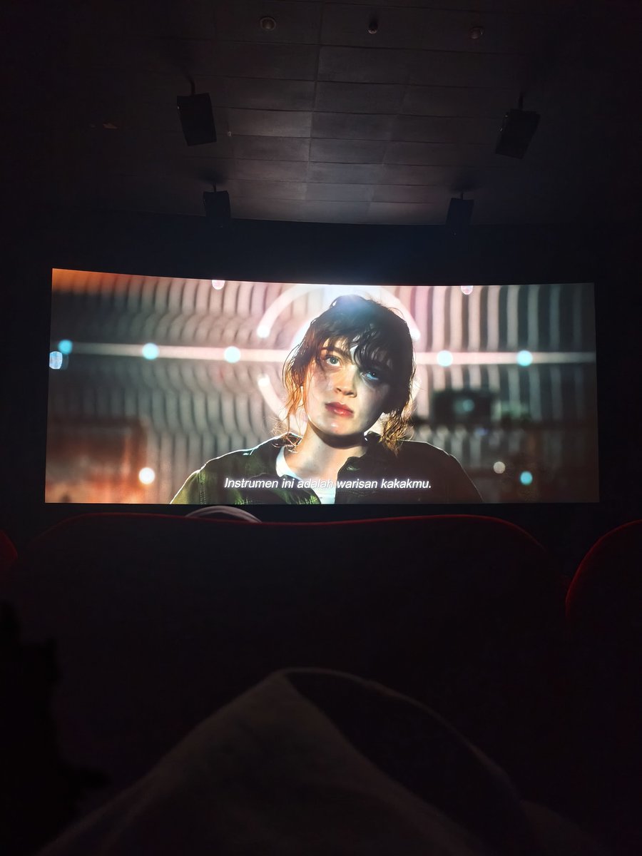 only1bczu's tweet photo. Kali ini aku nonton bioskop ga sendirian 🕺 https://t.co/K87lAc8kVj