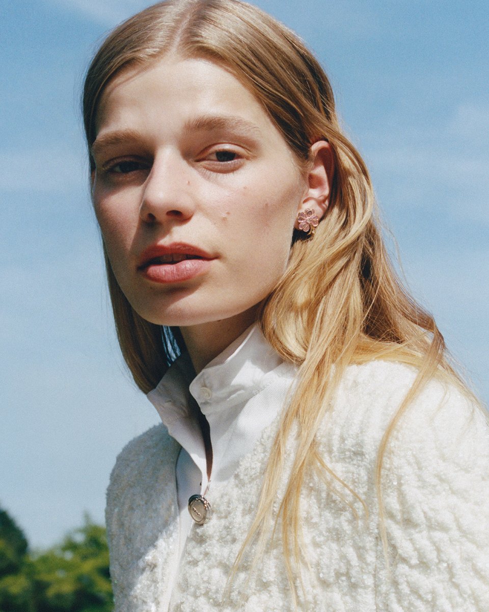 Dior's tweet photo. Dior Autumn Winter 2026-2027 photographed by Estelle Hanania.

In stores and https://t.co/cSz8FymiLR

#DiorAW26 https://t.co/xOLmosaMW5