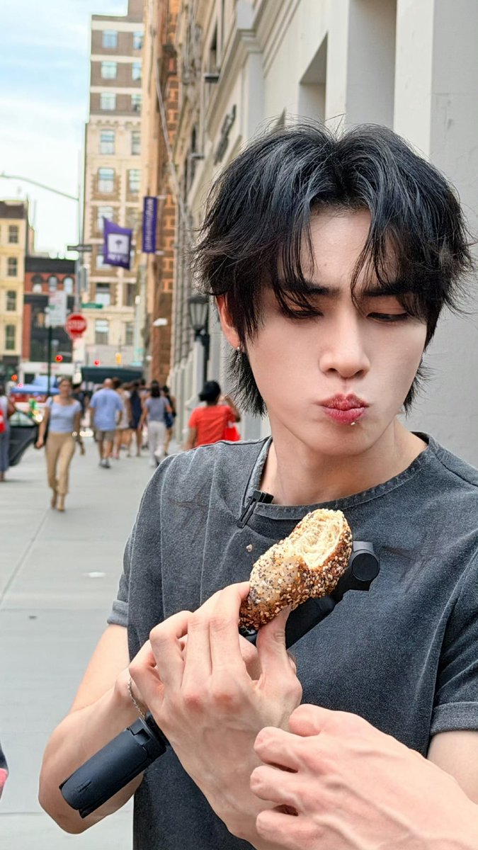 xiaojun_xdj's tweet photo. Xiaojun Weibo update

“New York trip” https://t.co/qabyLz2eHa
