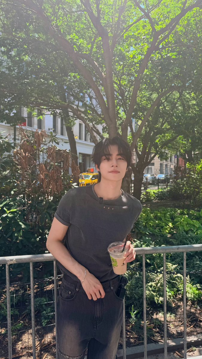 xiaojun_xdj's tweet photo. Xiaojun Weibo update

“New York trip” https://t.co/qabyLz2eHa