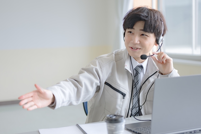hiroki_RubBase's tweet photo. 【尊敬するパートナー企業の人たちに感謝】

IT系の大きな仕事の場合、大抵はプロパーだけではなく、「パートナー企業（協力会社）」と手組みをすることがあります。

自社社員（プロパー）より高いスキルや深い知識を持ったプロフェッショナルには、たまに遭遇します。

オイラは営業なので、構築（開発）部門ではなく、仕様詰めや、概要・基本・詳細設計を行うビフォアSEの部門の方としか会えないけど・・・

本当に尊敬します！そんな人がいます。

カウンター（担当者）の人への気配り、コメントの理解力（１聞いたら５理解するような・・）、後戻りしない仕様決定の推進力・・・思わず、聞き惚れてしまうんよね

会社の看板を利用して仕事をしている人を否定はしません。でも、立場を利用してパートナー企業を下請け扱いし、軽く接するような態度の人は…
正直、人として最低だなと思ってしまいます。😅

私は動画編集の副業で、１件数千円や数万円の仕事もやったことがあります。
いくつかの企業案件のアプローチもしたことあります。

そんなとき、思うんです。
会社の名前でなく、自分の能力とプレゼンで獲った案件って格別だよなって。

一緒に同行してくれた、外注パートナーの人も・・
そう思ってたんじゃないかな・・

これからもよろしくお願いします！