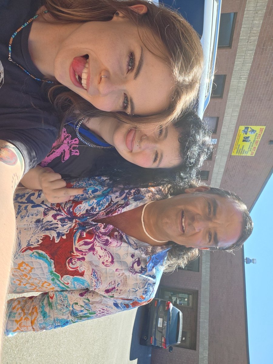 toyrattca's tweet photo. One of my favorite human beings right here in #Toronto #mississauga #miltonontario #customer #physicalmedia #haltonhills #acton #HouseOfBlackMagic #TuesdayFeeling #CustomerSupport ##CustomerRights #Google https://t.co/j2B6jKhe48
