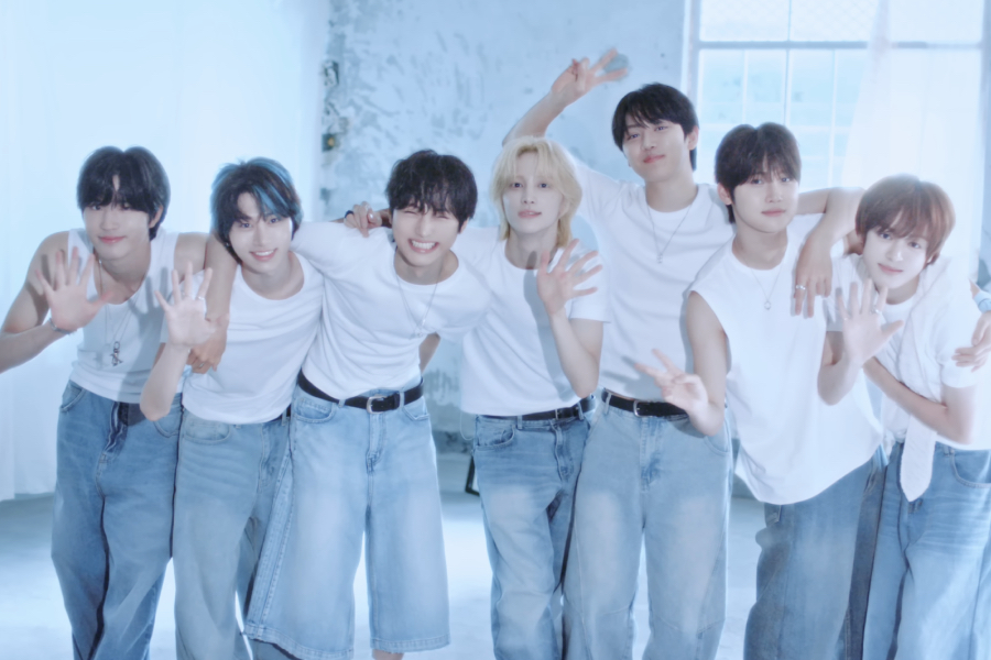 soompi's tweet photo. WATCH: STARSHIP's New Boy Group #AEN Drops Album Preview For Debut EP “A NEW ERA OF NOW”
https://t.co/LFTefEHNaM https://t.co/Kqxa4uAsAS
