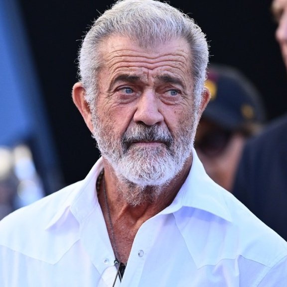 trad_west_'s tweet photo. Mel Gibson: "I consider the Gospels to be verifiable history... every single one of those guys [the Apostles] died rather than deny their belief. And nobody dies for a lie. Nobody."  

Nobody dies for a lie. https://t.co/qewQNiHECT