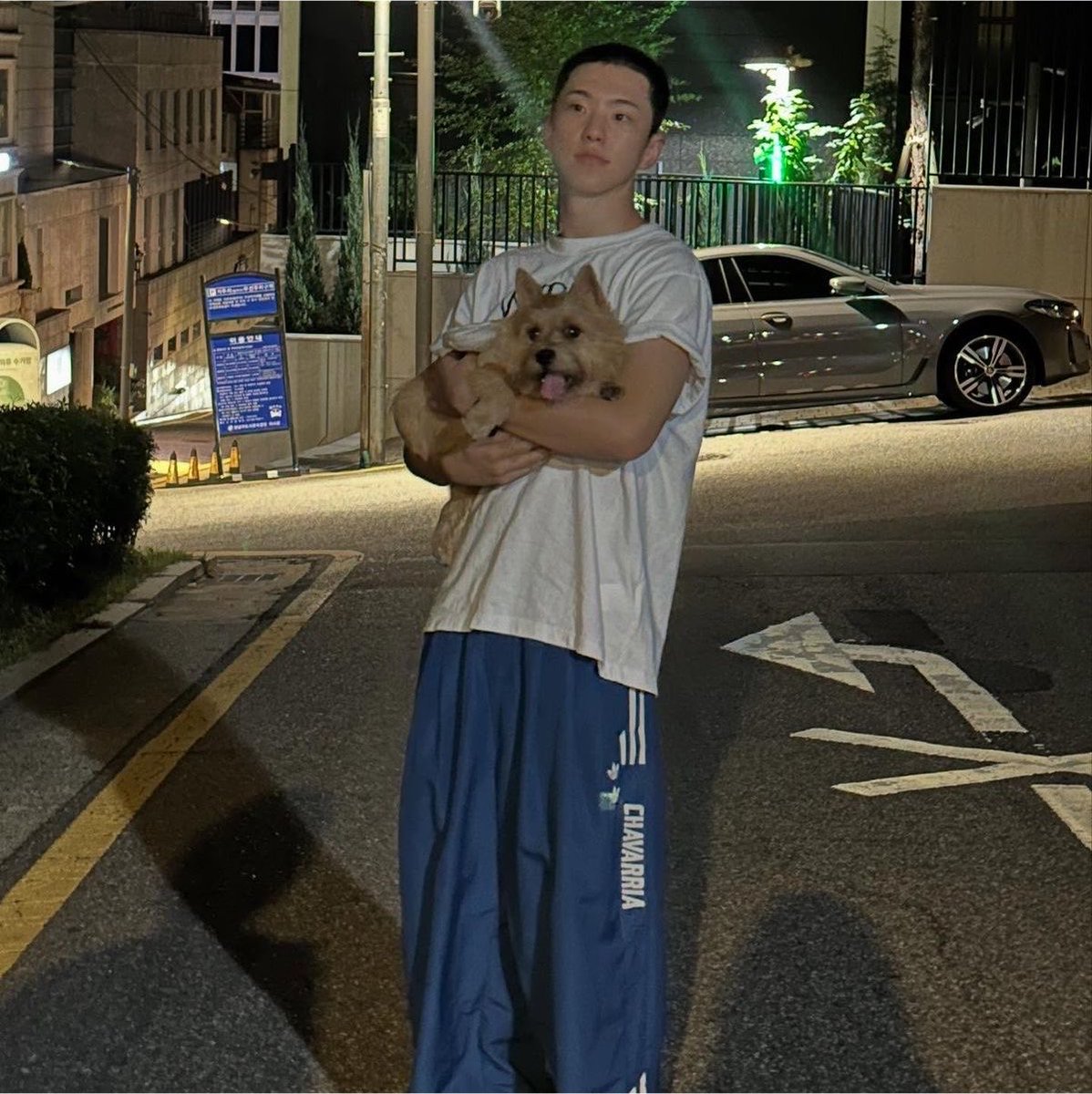 kwonrhoshi's tweet photo. they’re talking 
behind your back"             how's the view? https://t.co/2P2o463eDj