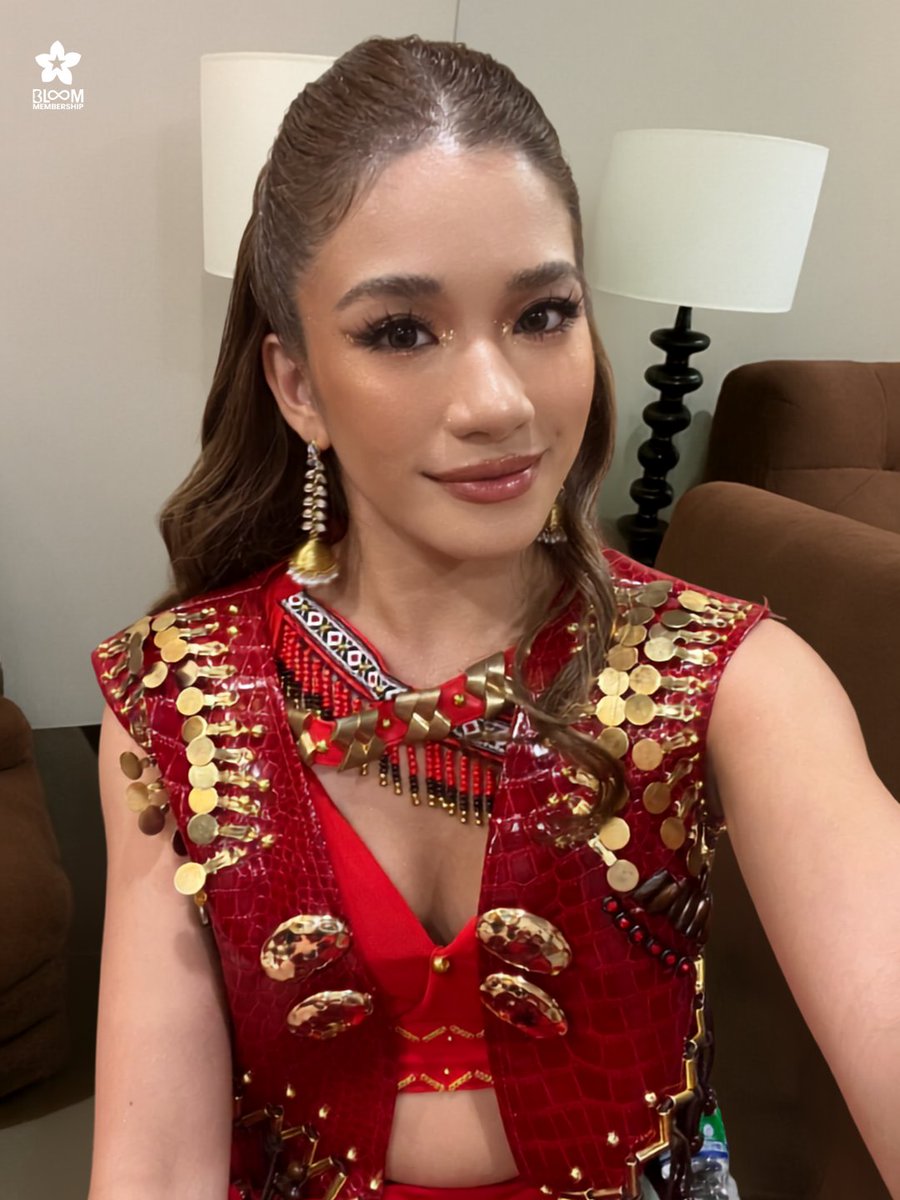 aiahsblue's tweet photo. ang ganda ni aiah. bagay nga sa’yo ganyan hairstyle. tama nga si anes 🤭 https://t.co/Lj5R0Y9ySx