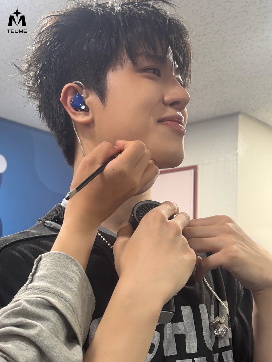 PPATiiz's tweet photo. 🐰 : เมื่อไหร่จะแต่งตัวเสร็จ หิวข้าว!

🐮 : รอแปปนะเบบี้

🐰 : อีกกี่แปป?? แล้วเป็นบ้าไร มายืนยิ้ม

🐮: ก็เทอสวยอะ ชอบ😚 https://t.co/Uimx66xkM8