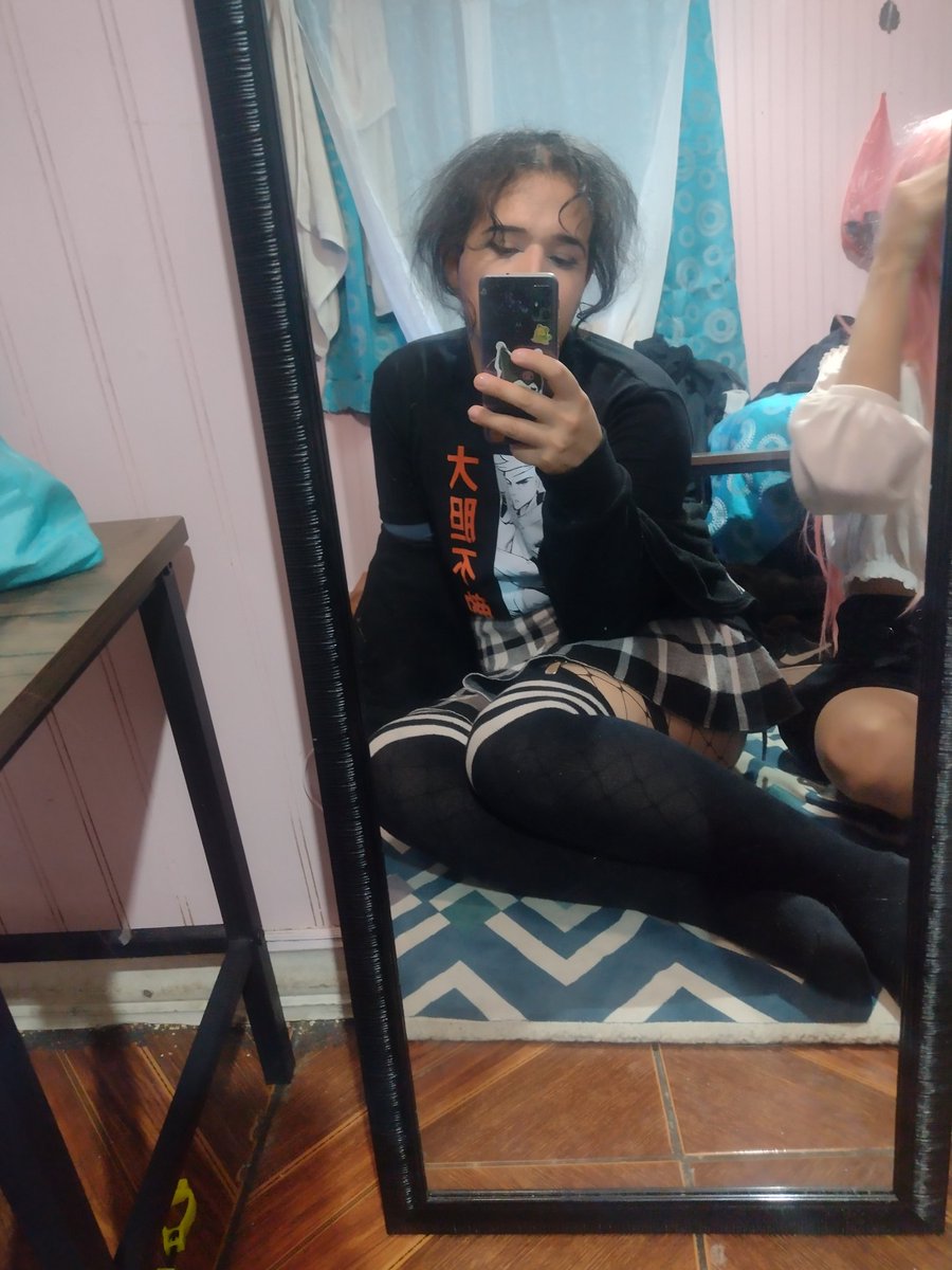 Patata_YuY's tweet photo. Ola busco amigos 🗿

#femboy #femboyespañol #trapito https://t.co/TVyUnWIlDi