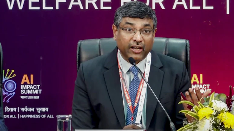 ndtv's tweet photo. India's IT Secretary Says Humans Must Always Remain In The Loop With AI

By @ramarkosg 

https://t.co/bDTFuM4BRE https://t.co/e53PpyC1EP