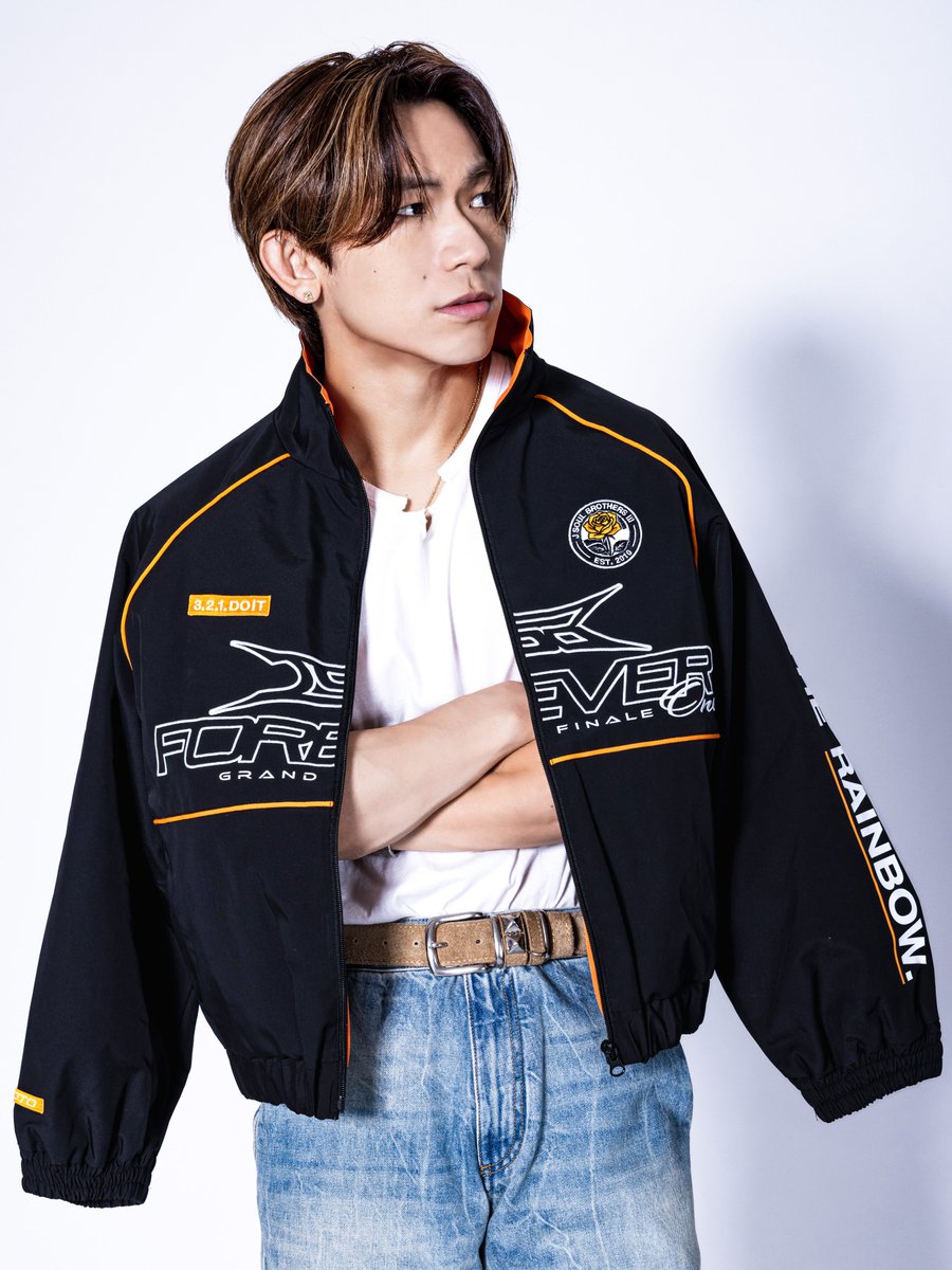 ETS__OFFICIAL's tweet photo. ／
　メンバー着用画像🤍
　受注受付は本日23:59まで⚠️
＼
───────────────────
 "JSB FOREVER ONE" ～GRAND FINALE～
───────────────────

【🌹ORDER ITEM】
🛒EXILE TRIBE STATION ONLINE STORE
🔗https://t.co/7XD9oak22W

@jsb3_official 
@jsb3liveacc 
#JSBFOREVERONE
#EXILETRIBESTATION
#ETS
#トラステ