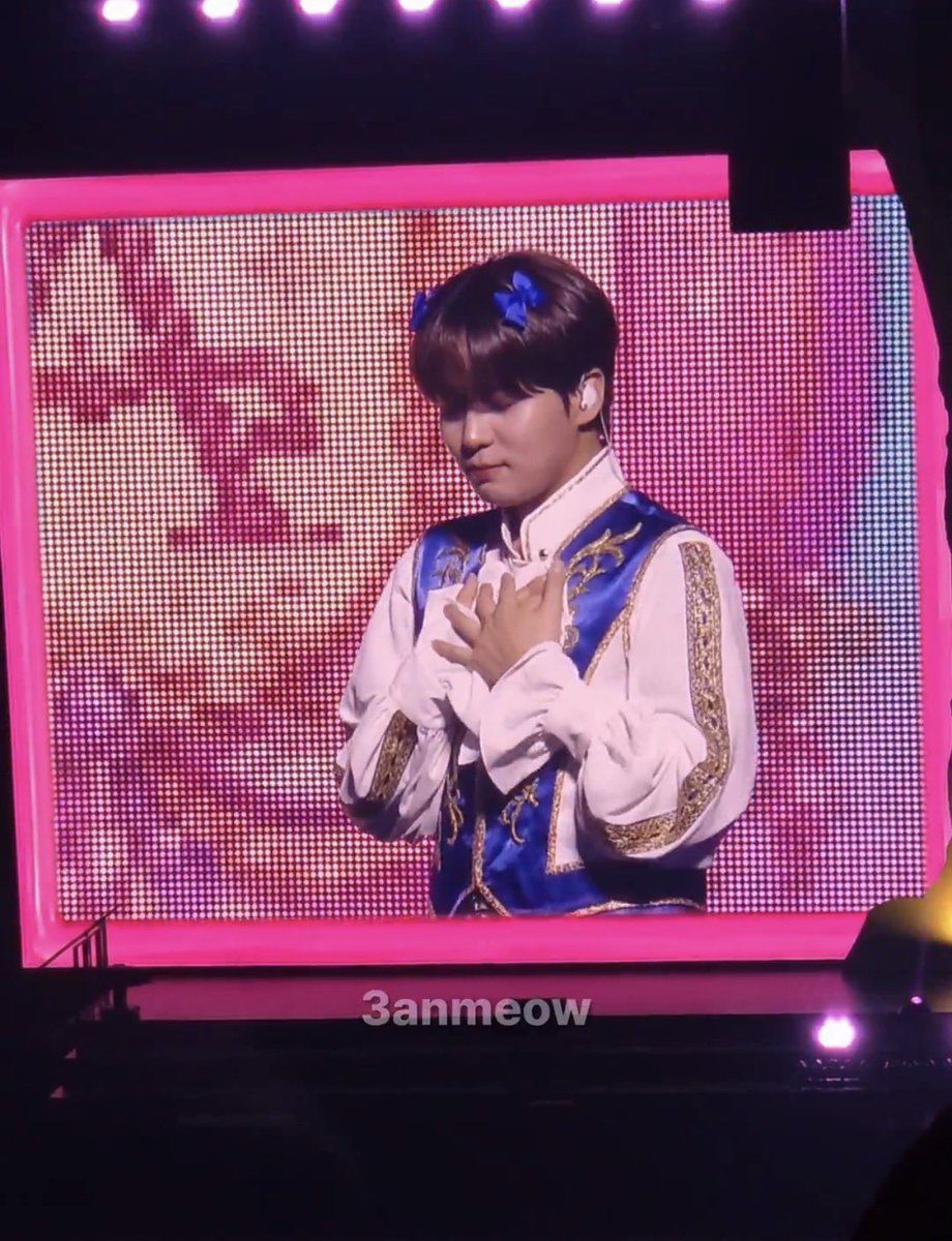 KHJBASE's tweet photo. JONGHO’S BLUE RIBBON HAIRCLIP 😭😭😭😭😭😭 https://t.co/GUK7S88ped