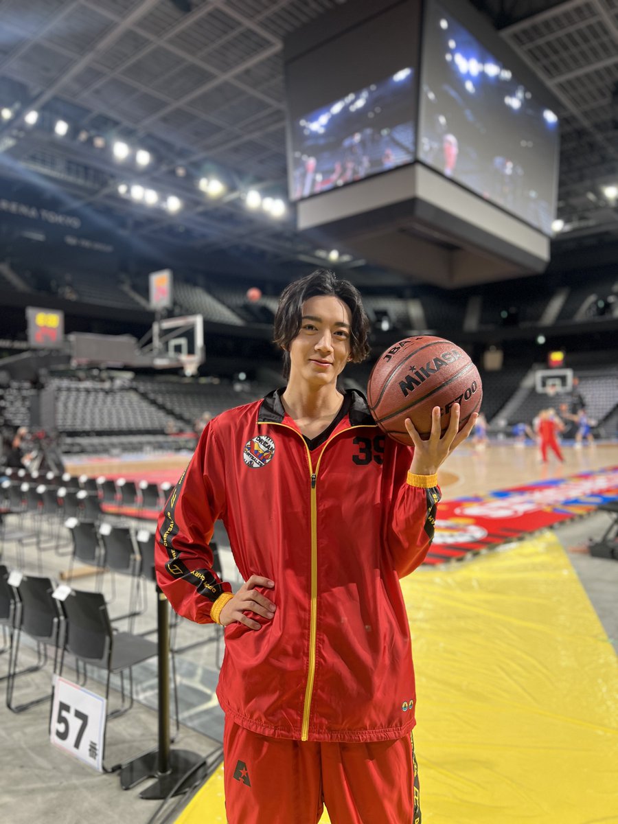 7order_official's tweet photo. 『ACTORS☆LEAGUE in Basketball 2026』

DCの39番、#長妻怜央 を応援してくださった皆さま、ありがとうございました‼️⛹️

惜しくも敗戦となりましたが、スタメンでの出場、3ポイントシュートを決めるなど、最後まで全力で戦い抜き「ハッスル賞」も受賞🏆

プレーヤーの皆さまお疲れさまでした💫
またコートでお会いできますように🔥

#アクターズリーグ🏀
#7ORDER #SevenOrder