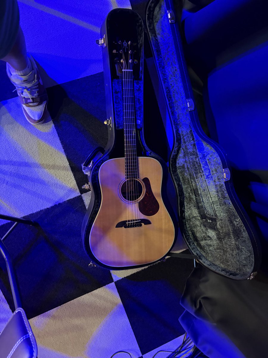 osushi2021's tweet photo. 本日はSAWAGEのリハーサルでした！
良い感じにまとまりライブが楽しみです。

HIMAWARIさんとyanagiさんはリハ後、二郎ラーメンの誘惑に負けてしまったようです。
私はキクラゲにしました。

8/15 @上野音横丁
よろしくお願いいたします！ https://t.co/Rmit6zZ5Tg
