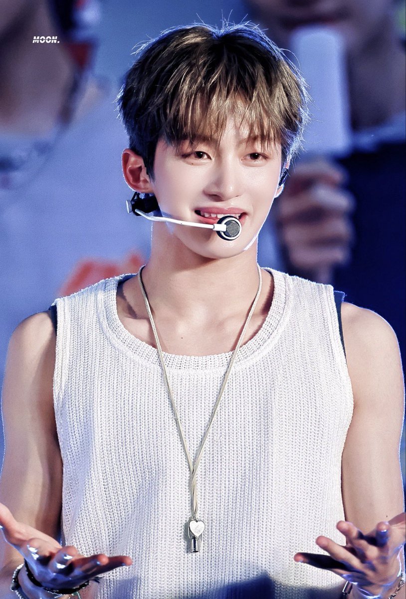 zshailx's tweet photo. 지훈이 오늘 존예 수준 ㅁㅊ... https://t.co/2T2bAM9M9a