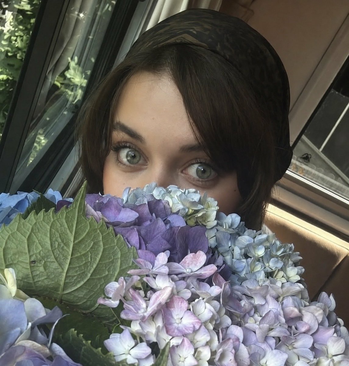 queen_afraS's tweet photo. People only thrown stones at trees that bear fruit. Let them talk her success is the ultimate response 🙏🤍
#AfraSaraçoğlu AfraSaraçoğlu https://t.co/h0CtqeWjqm