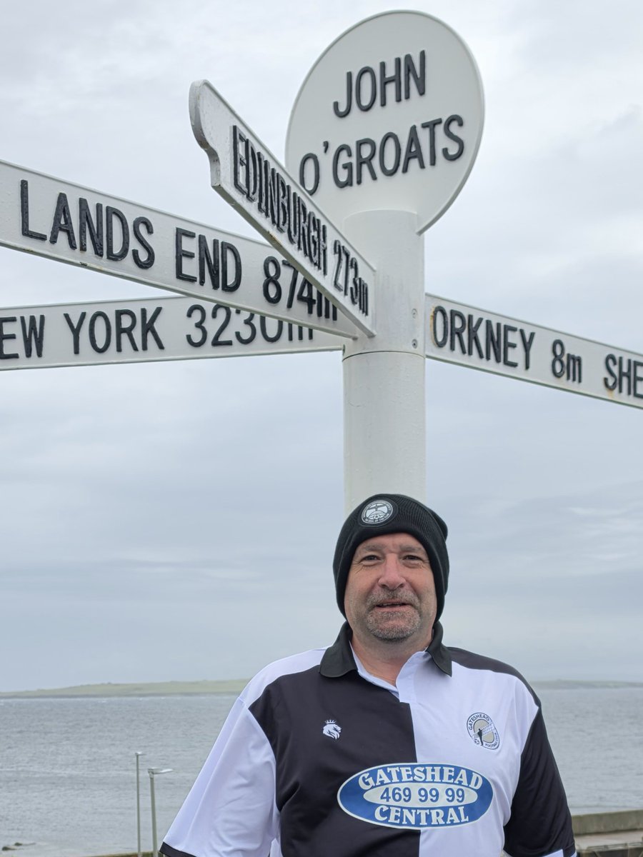 Patrick_Rice's tweet photo. The first visit of a new 2026-27 season @GatesheadFC Home Shirt to John O'Groats (along with @JoJo_Gateshead so two actually)? 

I'd reckon so, given they only came out last Saturday! 

@GatesheadFC_SS
#GatesheadFC
🫶⚽👍🤜 https://t.co/tOwbKo11ii