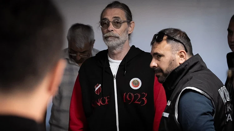 etkiIihabery's tweet photo. SON DAKİKA | Tutuklanan Etimesgut Belediye Başkanı Erdal Beşikçioğlu’nun uyuşturucu testi pozitif çıktı. https://t.co/FJuYy2YW58