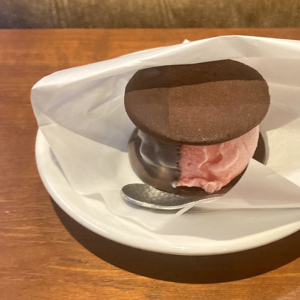 _xeelee's tweet photo. #カフェカド
🏠久万高原町久万

アイスサンド (プラムとチョコ)
パウンドケーキ (コーヒーといちご)
自家製レモンシロップ
大きなブルーベリーとパルミジャーノのプリン

#CafeCado https://t.co/LC7X7Bw0fQ