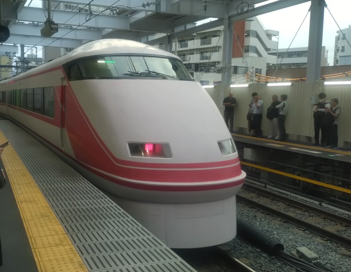 biwatetsu's tweet photo. 昨日と今日は親と弟が東京に来ていたので、一緒に観光してました https://t.co/aUADnvU89d
