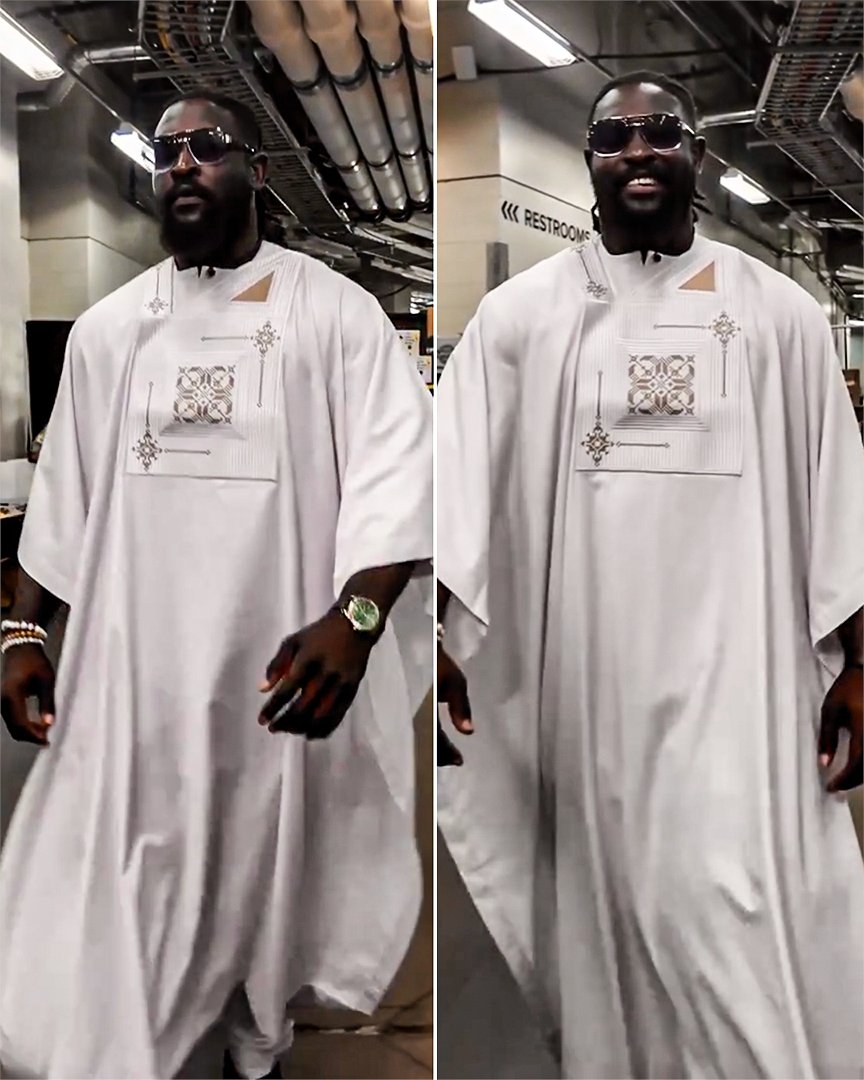 NigeriaStories's tweet photo. Nigerian 🇳🇬 wrestler Oba Femi goes   to WWE Raw wearing a white agbada 

Proper Naija man 🇳🇬🇳🇬🇳🇬😂 https://t.co/uKlaIJTIjF