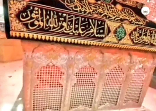 MasumeSolhi's tweet photo. تو حرمت فقط واسه ما جا نبود ؟ 

#یا_لثارات_الحسین
#یاتماز_حسینین_پرچمی https://t.co/Ehh6nzDmLW