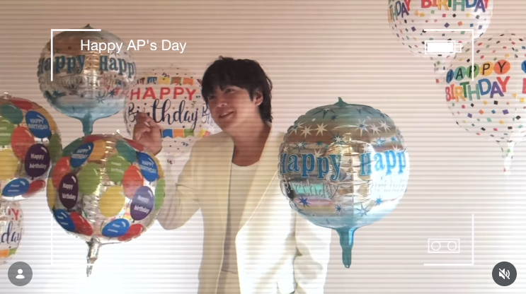 Kkorepo's tweet photo. #チャン・グンソク、色とりどりの風船に囲まれた嬉しいバースデー（動画あり） 
#チャングンソク  
🔗https://t.co/hkFTDlUgbt https://t.co/6jSNbUXvxW