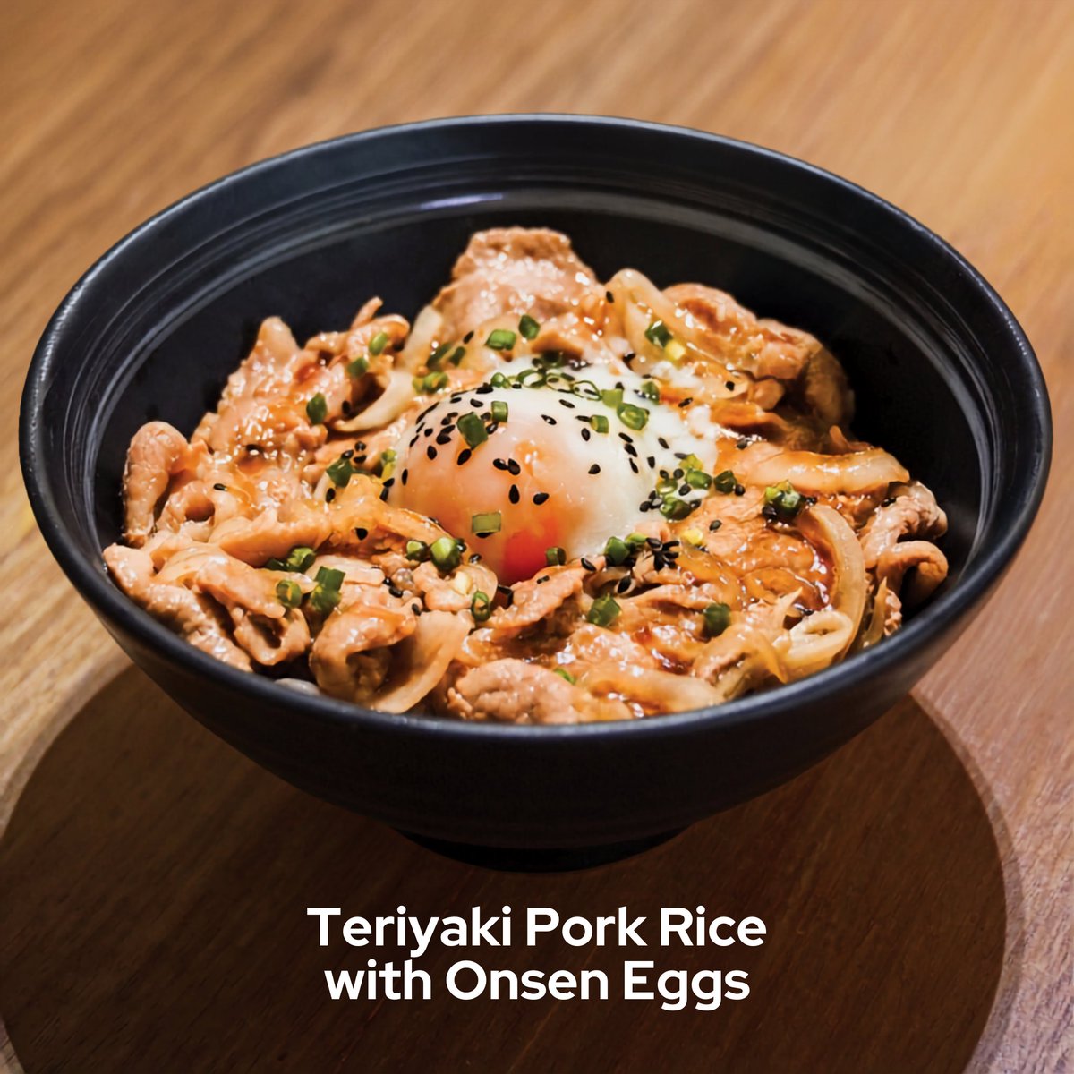 casa_lapin's tweet photo. eriYaki  Pork Rice With Onsen eggs หมูเนื้อนุ่มผัดซอสเทอริยากิหอมหวานสไตล์ญี่ปุ่น โรยต้นหอมและไข่ออนเซ็นเยิ้ม ๆ ความอร่อยที่กินแล้วหยุดไม่ได้ https://t.co/tUy2iLS6Gs
