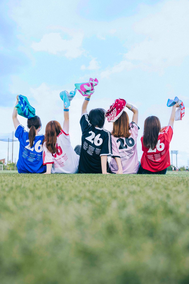 rockinon_fes's tweet photo. 【ROCK IN JAPAN FES. 2026】
👕オフィシャルグッズ公開
　　&プレオーダースタート🔥

ROCK IN JAPANのオフィシャルグッズを公開しました！
全113点の充実したラインナップになっています🔥

▼全ラインナップはこちら
https://t.co/D5ywapLemC

💭プレオーダーとは？
商品を受付期間中に注文し、当日会場で受け取れる購入方法です。
プレオーダーでは、当日の会場販売よりも多くの在庫をご用意しています。
欲しい商品を確実にゲットしておくのがおすすめです！

〈プレオーダー受付期間〉
コンビニ決済：〜8月24日(月)16:00
クレジットカード・PayPay決済：〜8月26日(水)16:00

#RIJF2026 #ロッキン