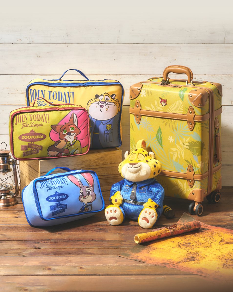 disneyjp's tweet photo. 🐰🦊🧳
「#ズートピア」デザインの
トラベルグッズが登場🍩
🧳🐰🦊
 ⠀
旅行や日常シーンでも
活躍してくれるアイテム🌟
 ⠀
#ディズニーストア.jp&amp;一部店舗で本日(8月4日)より、その他店舗では8月7日より発売
※店舗でのご購入は来店予約が必要です
▶️https://t.co/D85POxJeMb https://t.co/DFoctEdc38
