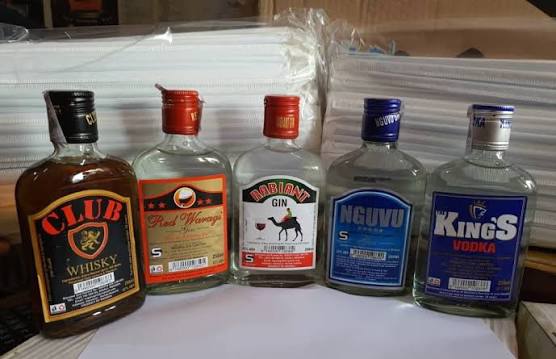 w_nyamasege's tweet photo. Rwanda has shut down more than 100 alcoholic beverage manufacturers over regulatory non-compliance.  

The Rwanda Food &amp; Drugs Authority (Rwanda FDA) has ordered an immediate market recall of their products and a total ban on their advertising. https://t.co/TsdgCuuzvv