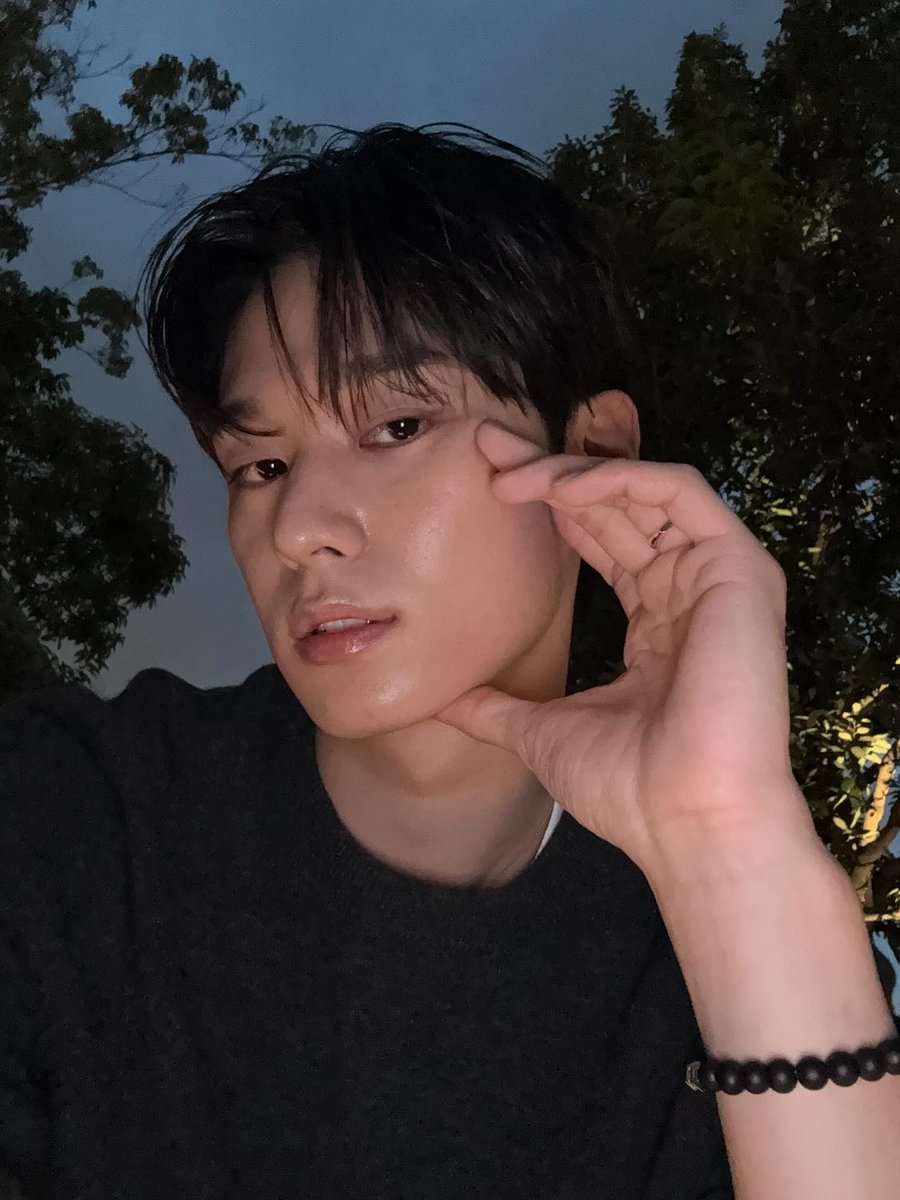 dailyljy's tweet photo. this juyeon vibe... https://t.co/05u4Yr3ru7