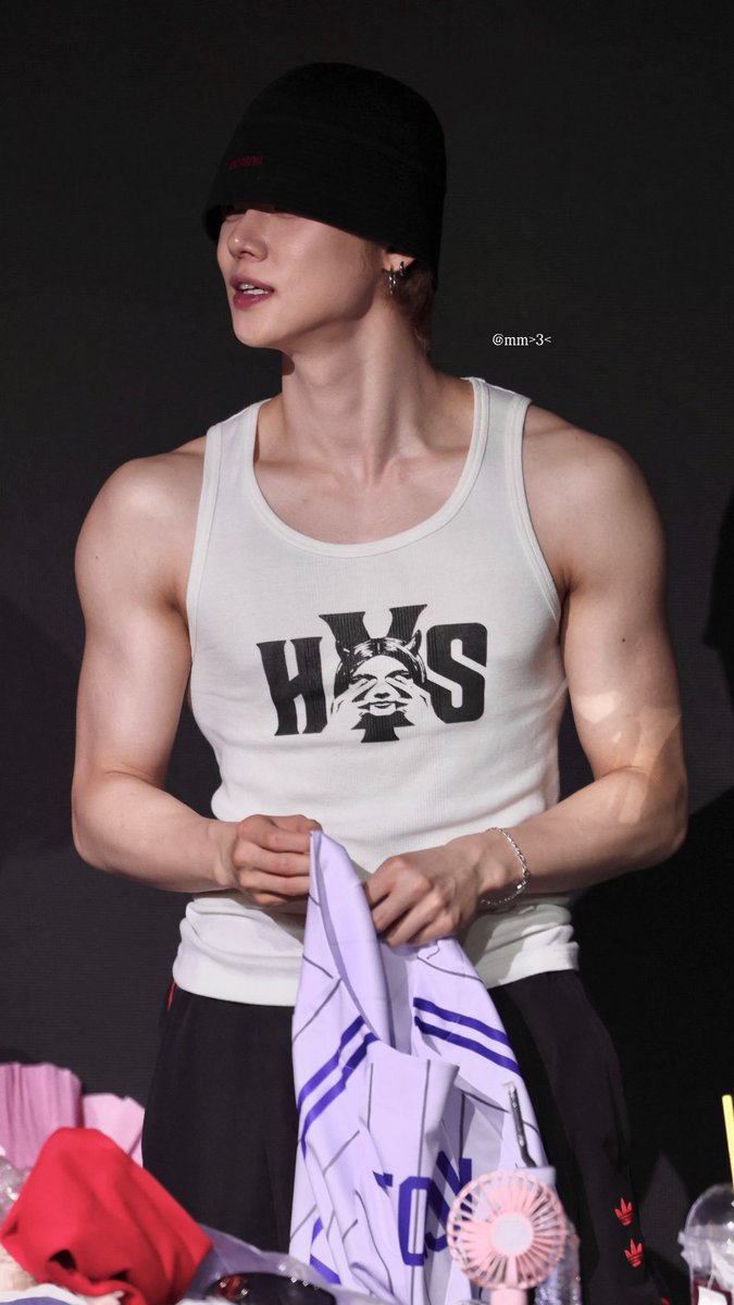 hotzzn's tweet photo. we don’t talk about 250729 yeonjun enough https://t.co/r5SjOVtSQN