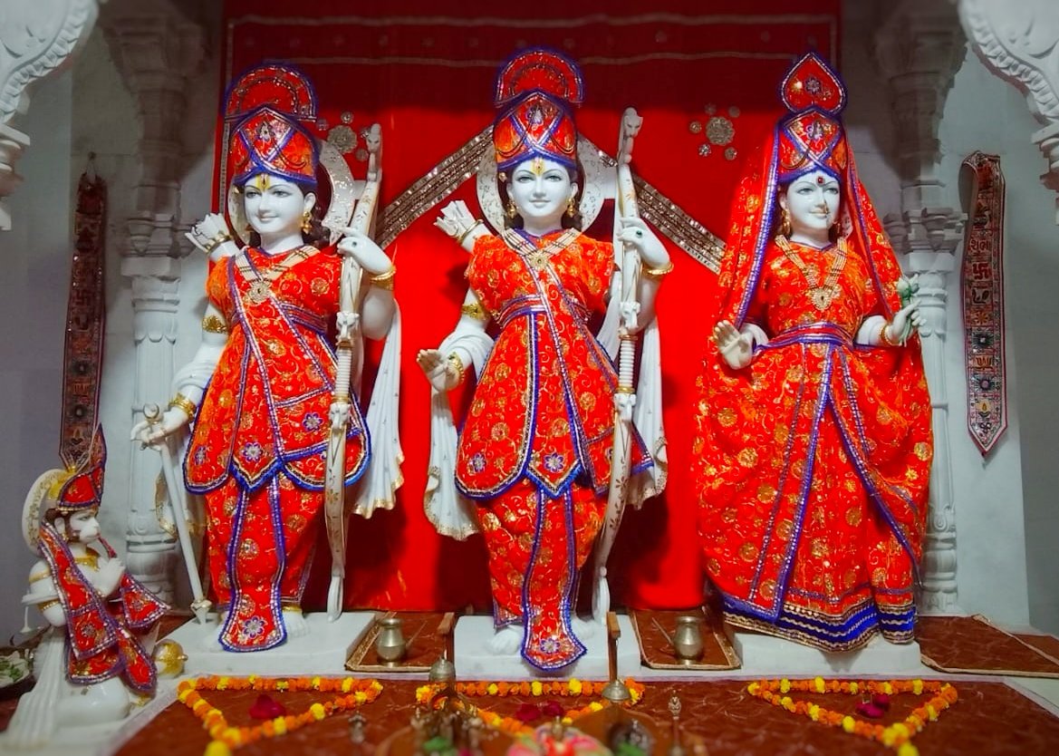 Somnath_Temple's tweet photo. राम मंदिर, प्रभासक्षेत्र - गुजरात (सौराष्ट्र),
दिनांक: 04 अगस्त 2026, आषाढ़ कृष्ण षष्ठी - मंगलवार
मध्याह्न शृंगार
082610329

प्रभास तीर्थ में हिरण्या नदी के किनारे बिराजमान भगवान श्रीराम प्रभु के तीर्थ पहुंचने के लिए लोकेशन लिंक:📍https://t.co/eKlb18Nrky

Whatsapp Channel Daily Darshan https://t.co/sndKP0fuKq