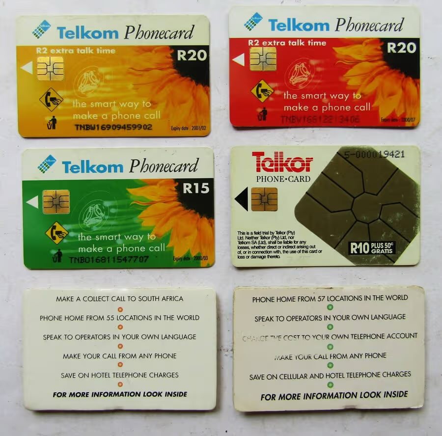 Lwai_2go's tweet photo. During this era, we used to stand in lines to make a call. Some towns had a few booths. 😅

That extra R2 on the R20 card sealed deals, relationships, etc

#telkom @TelkomZA https://t.co/ICZXM863Rl