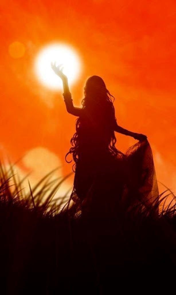 SpikeGrunge's tweet photo. Saber que un día no estaremos aquí no debe darte tristeza, sino la urgencia sagrada de querer con más ganas y perdonar mucho más rápido. 🍁🍂 https://t.co/yxXIo4vfIy