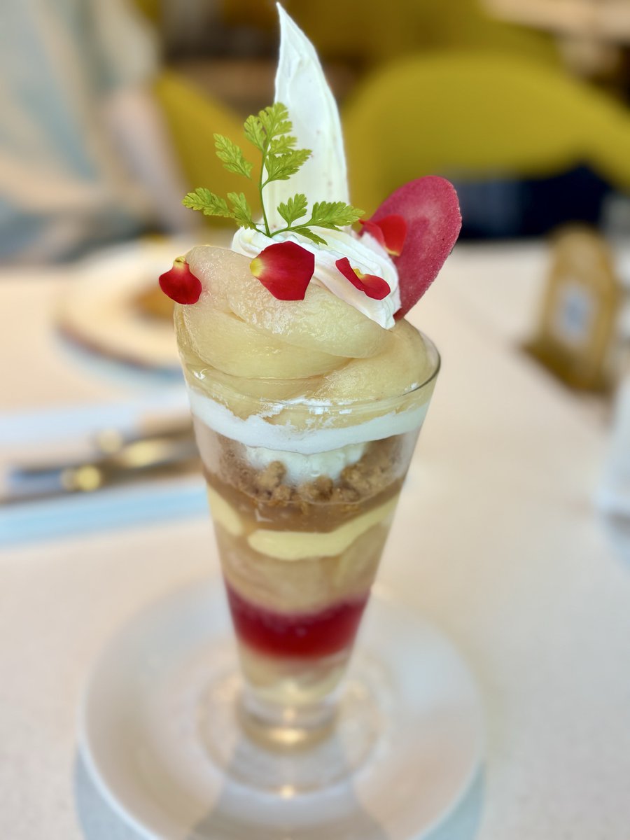 sao_227's tweet photo. グラングリーンのゴカンで桃パフェ🍑
こっちもめちゃくちゃ美味しかった✨✨

次はタルトも食べたい🤤 https://t.co/UlBNITvntA