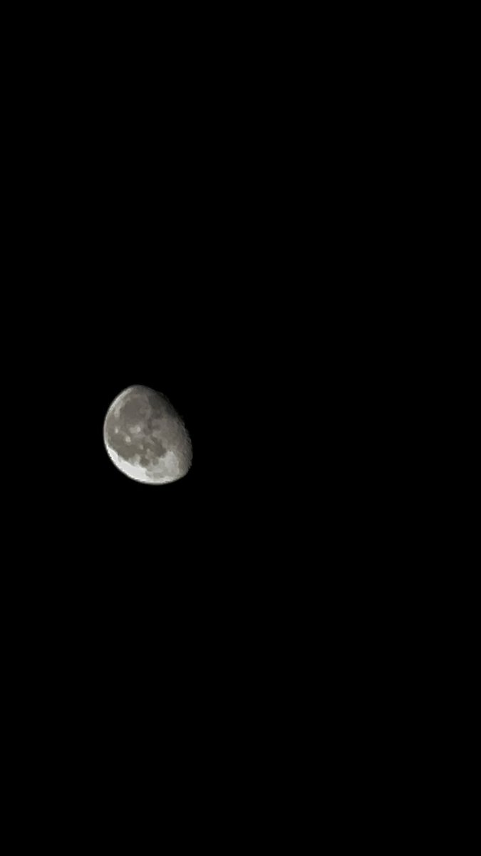 RoseMaey420's tweet photo. Shiii the moon doing her thing https://t.co/FOyzImE53E