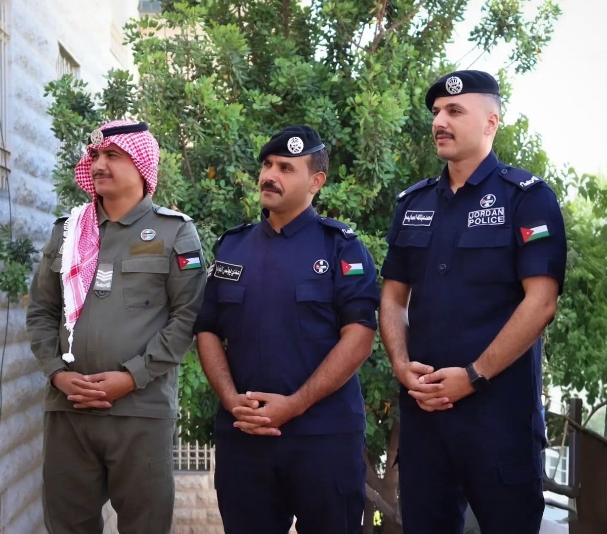 Police_Jo's tweet photo. نفخر برجال يؤدون واجبهم بإخلاص..
أسعد الله صباحكم بكل خير 

#الأردن #الأمن_العام https://t.co/6nBU8NYZzm