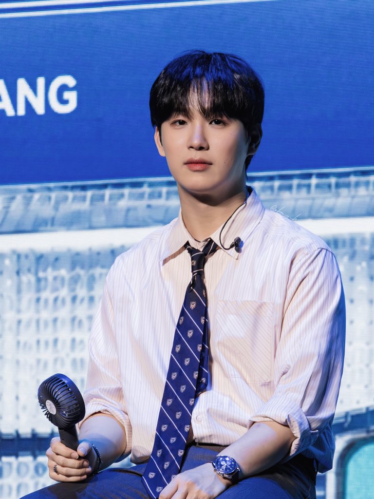 e_bay_h's tweet photo. [HQ] 260802 상하이 팬미팅
BTOB Fanmeeting in Shanghai

선배님…🐻

@BTOB_IMHYUNSIK 
#BTOB #비투비 
#임현식 #현식 #LIMHYUNSIK https://t.co/twTLVvnN9e