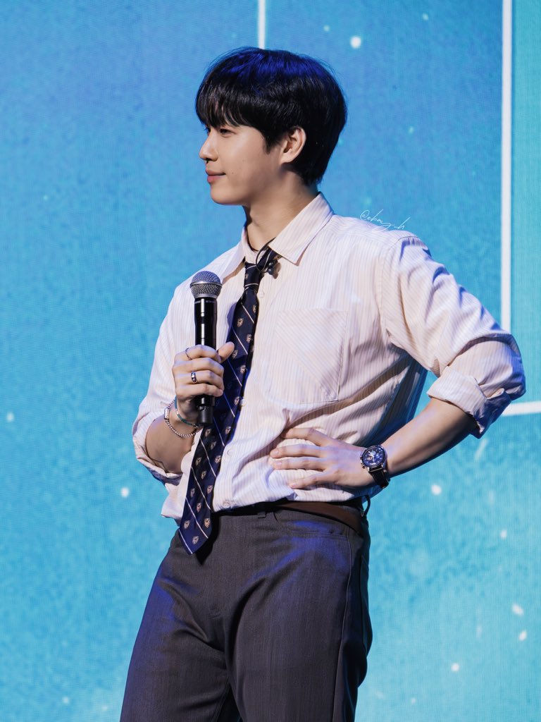 e_bay_h's tweet photo. [HQ] 260802 상하이 팬미팅
BTOB Fanmeeting in Shanghai

선배님…🐻

@BTOB_IMHYUNSIK 
#BTOB #비투비 
#임현식 #현식 #LIMHYUNSIK https://t.co/twTLVvnN9e
