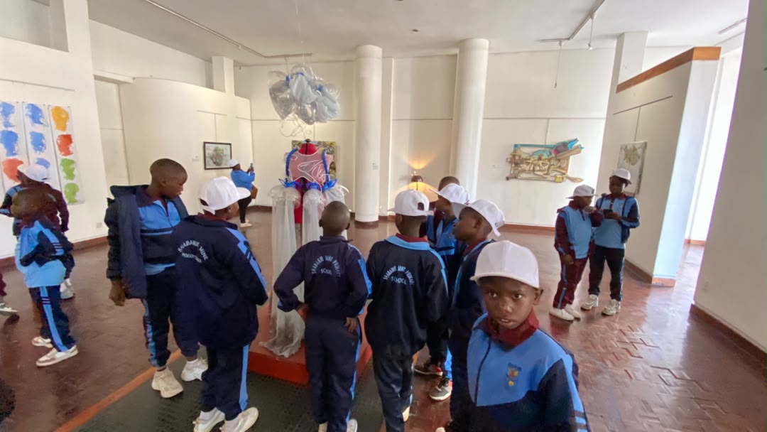 BYOgallery's tweet photo. A heartfelt thanks to #HughBeadleSchool and #ShabaniMinePrimary for visiting @BYOgallery yesterday! We appreciate your enthusiasm and engagement during the guided tour. Join us next time for more inspiring experiences! 
#BYOgallery https://t.co/eA8erxeS2A