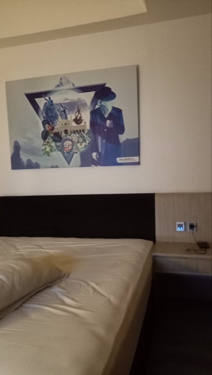 Redidevigo's tweet photo. Ready Pijat Khusus Pria.
Untuk Area Pekanbaru Sekitarnya.
Open pijat  dari jam 2 Siang Sampai jam 12 Malam ya.
Yang Mau Booking pijat Boleh Langsung DM.
WA 083183380240
Hanya untuk yang serius pijat aja ya… 
#pijatpekanbaru #pijatpriapekanbaru #urutpekanbaru 
#hotelpekanbaru https://t.co/vgIYC8OJiV