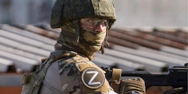 iamajebosimon's tweet photo. 🇷🇺⚡️ A Russian serviceman reportedly turned his weapon on fellow troops near Sevastopol before launching an attack that also targeted civilians.

According to reports, the gunman fatally shot one Russian soldier and three civilians, while another serviceman was wounded. Authorities are investigating the circumstances surrounding the incident.