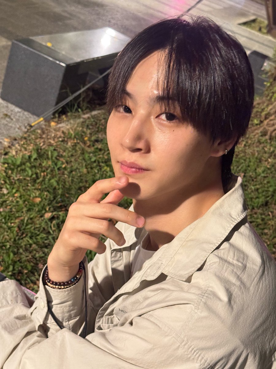 poonniez's tweet photo. ลุคหน้าสด ปรุงจืด ผมไม่เซ็ต นี่คือนัมเบอร์วัน อันดับหนึ่งสุดๆ ชอบบบ ละรูปแรกฮีทำตัว B ให้เป็นคำว่า JAY B ด้วยนะ สรรหาทำมาก555

#JAYB #제이비 https://t.co/8xFOcPS4LI