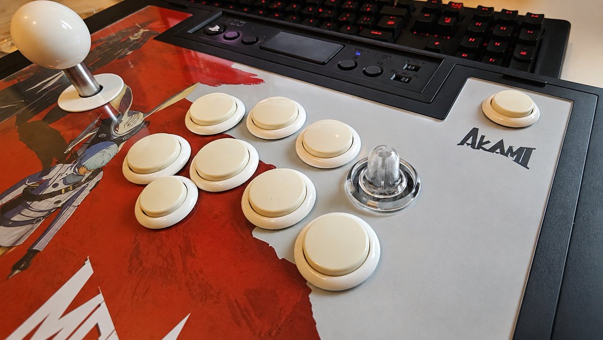 Akami_sf6's tweet photo. Thanks @TonyShuai2021 for sending me this @Flexigear Nipple Button!

I'm still getting used to it but I think it's great for those panic DI reactions. https://t.co/0xOeVkVwsj