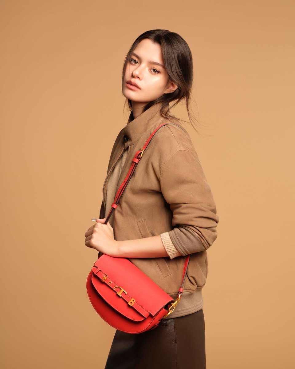 Kazzmagazine's tweet photo. สวยสมมง! TOD’S แบรนด์ลักชัวรีสัญชาติอิตาลี มีความยินดีที่จะประกาศแต่งตั้ง 'รีเบคก้า แพทรีเซีย อาร์มสตรอง' ในฐานะ Brand Ambassador คนล่าสุด

#Beckysangels
#BeckyArmstrong‌
#TodsThailand #Tods 
#KAZZMAGAZINE https://t.co/07h0GFDezp